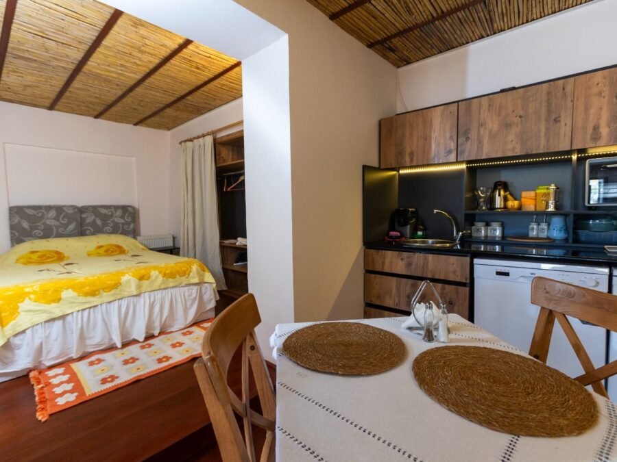 Studio 374 Kırmızı – Yatak odası · Kadıkalesi, Gümüşlük, Bodrum