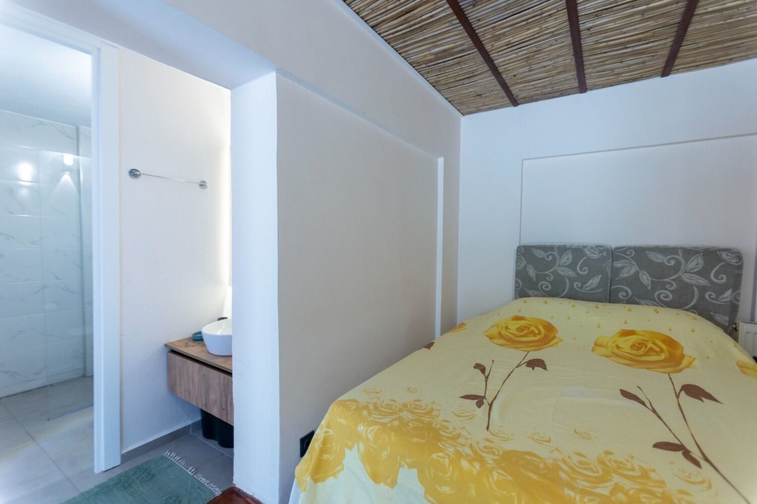 Studio 374 Kırmızı – Yatak odası · Kadıkalesi, Gümüşlük, Bodrum