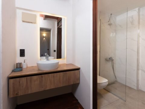 Studio 374 Mavi – Banyo · Kadıkalesi, Gümüşlük, Bodrum