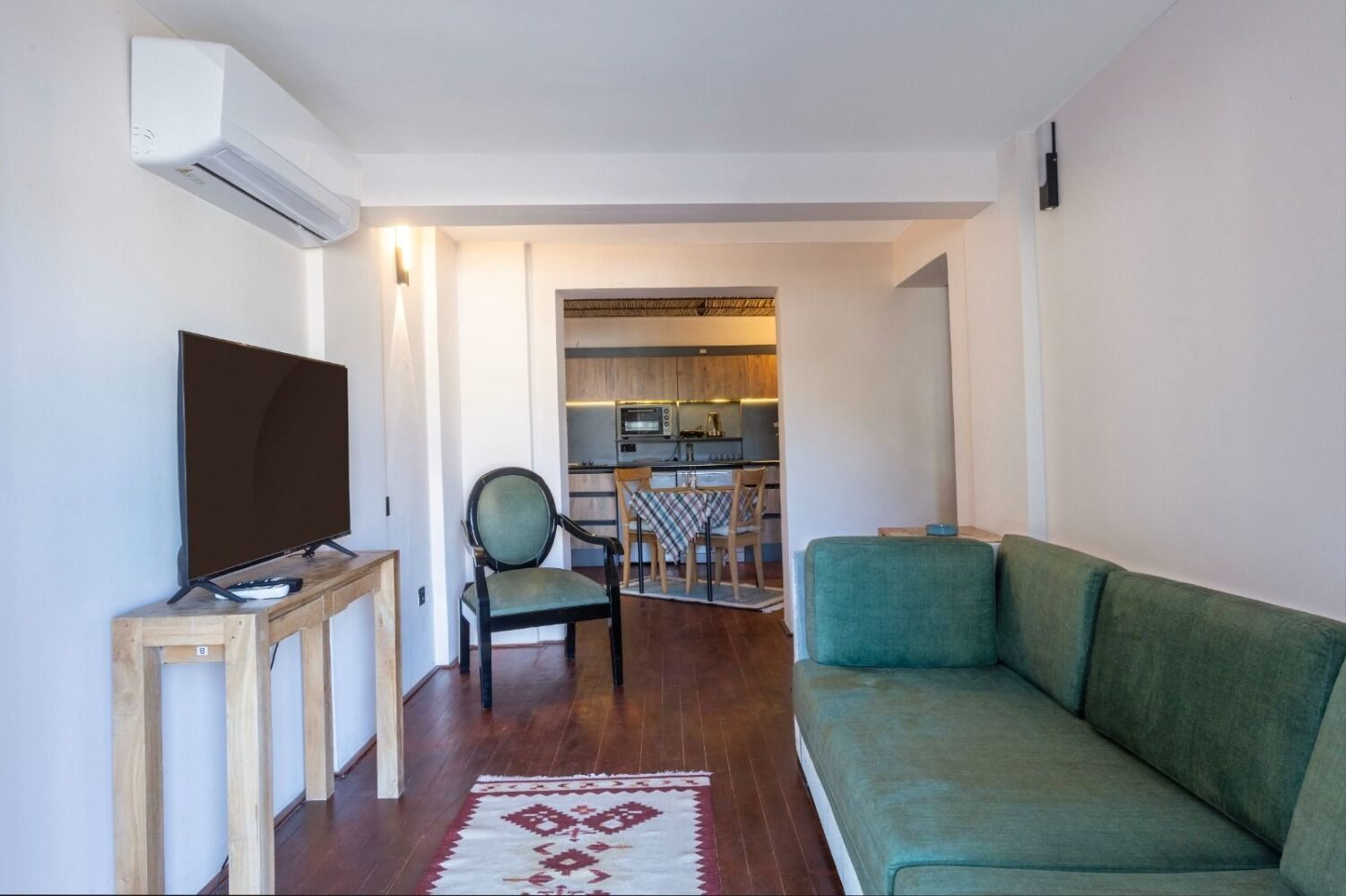 Studio 374 Mavi – Oturma odası · Kadıkalesi, Gümüşlük, Bodrum