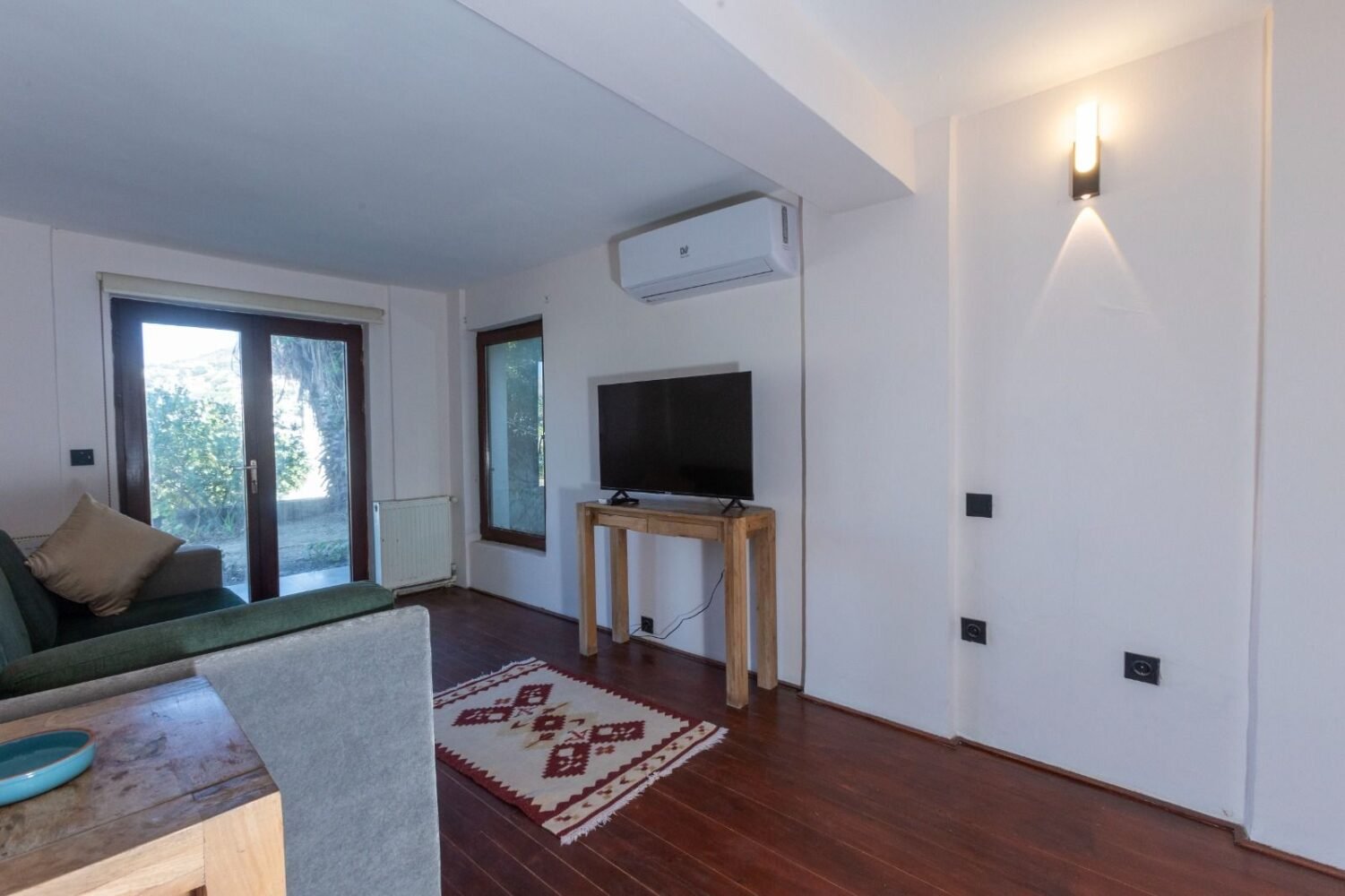 Studio 374 Mavi – Oturma odası · Kadıkalesi, Gümüşlük, Bodrum