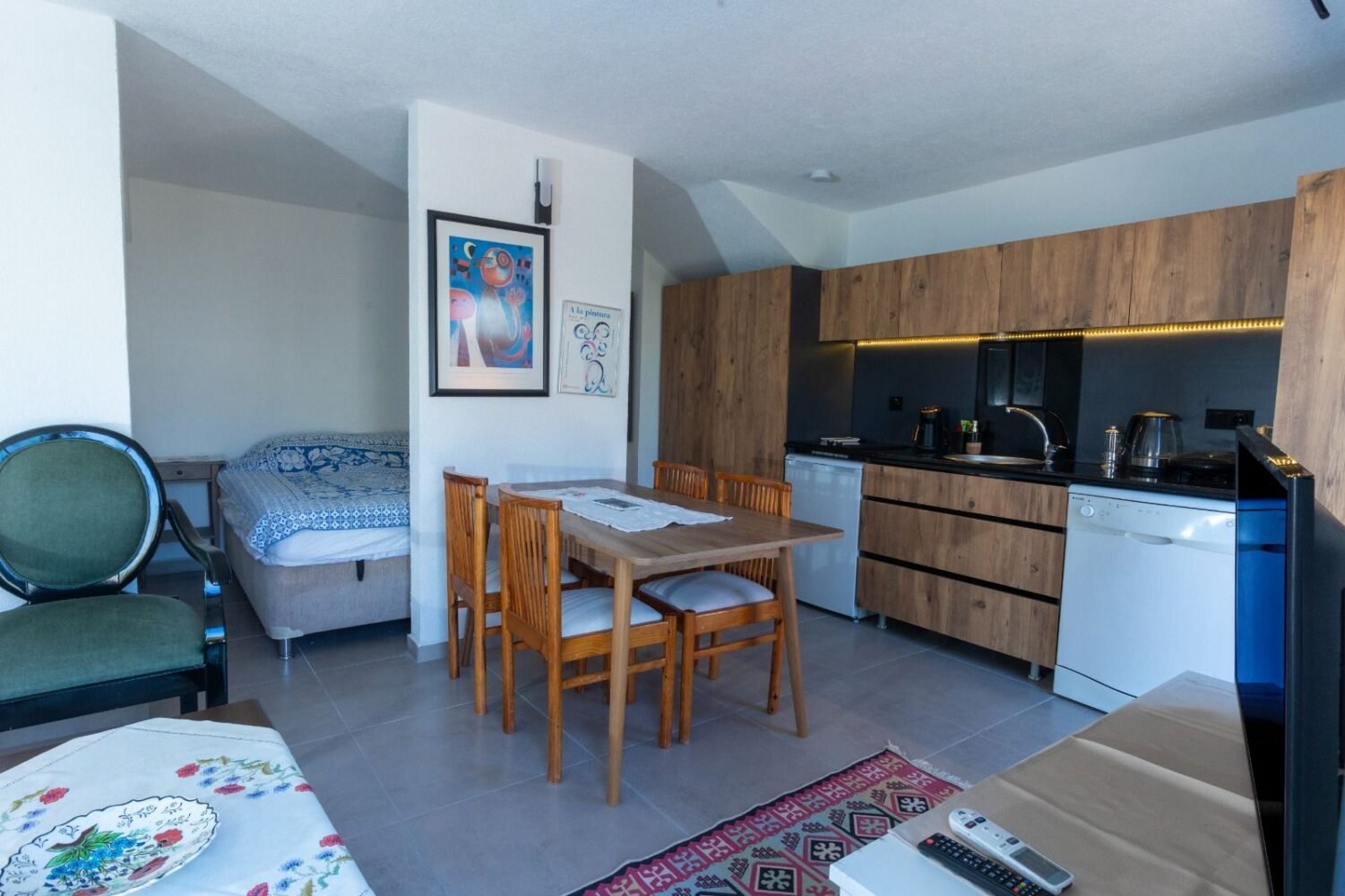 Studio 374 Yeşil – Oturma odası · Kadıkalesi, Gümüşlük, Bodrum