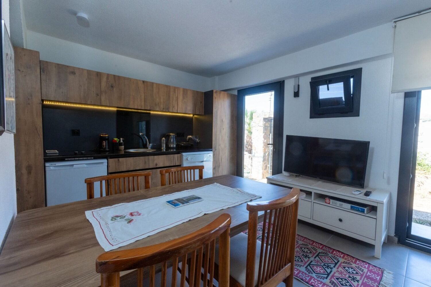 Studio 374 Yeşil – Oturma odası · Kadıkalesi, Gümüşlük, Bodrum